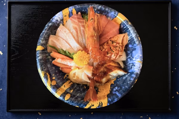 輝丼 - 海鮮処 輝の名を冠したボリューム満点の海鮮丼
