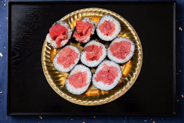 贅沢生本まぐろ太巻き - 生本まぐろを惜しみなく使用した極上の太巻き