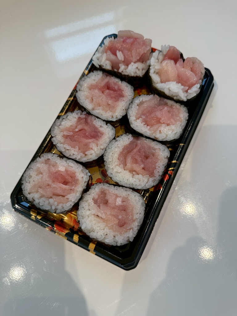 贅沢トロびんちょう鮪太巻き