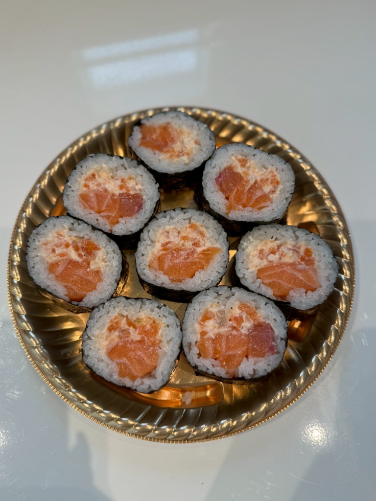 生サーモンクリームチーズ巻き